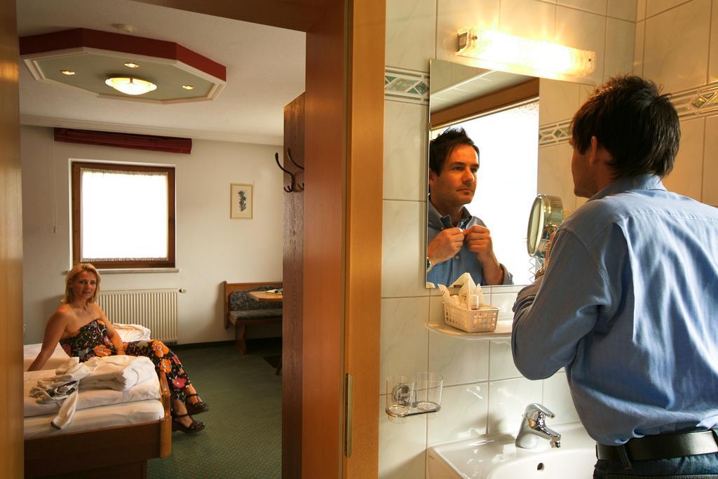 Hotel Theresia Ramsau im Zillertal Værelse billede