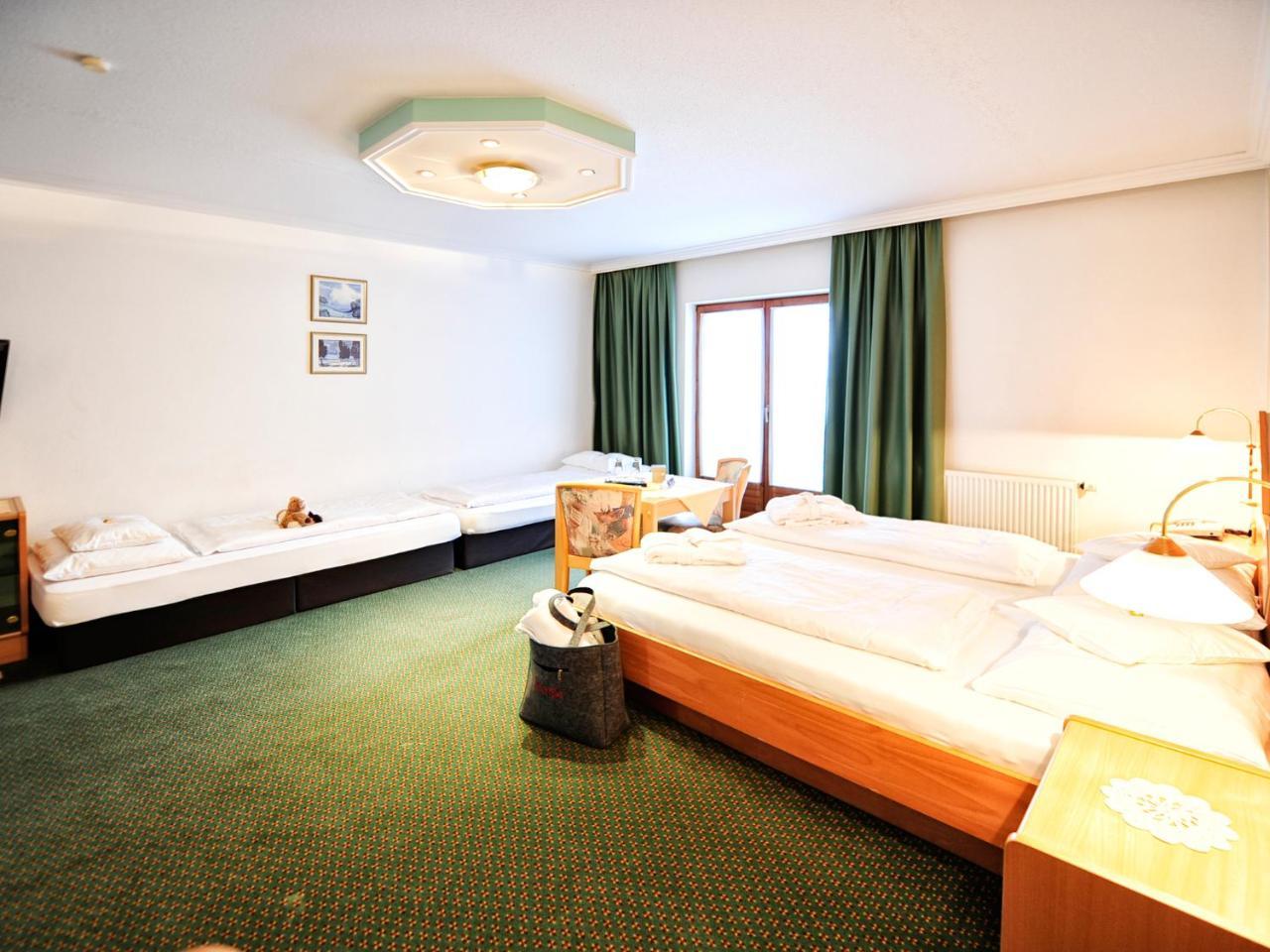Hotel Theresia Ramsau im Zillertal Eksteriør billede